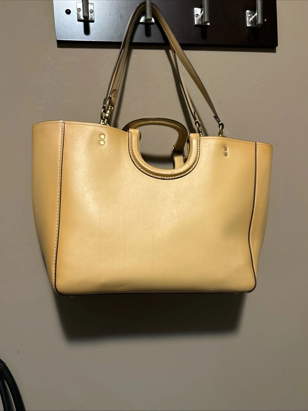 Coach Rae tote Beige Leather Tote with Round Top Handles